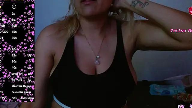 Try the hottest girls free webcams as they get au naturel and get naked fulfilling your nuttiest whims.