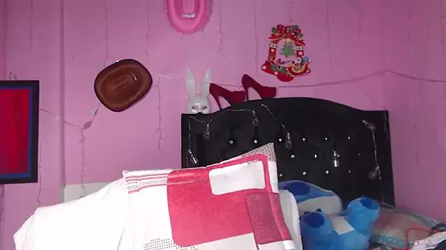 NikkiRous_ from StripChat