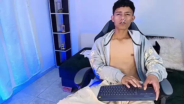NINETEEN_B from StripChat is Freechat