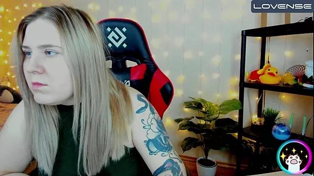 Try the hottest girls free webcams as they get au naturel and get naked fulfilling your nuttiest whims.