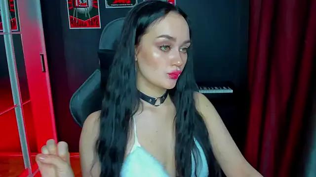QueenAliss from StripChat