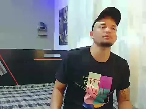 Reina_paola from StripChat is Freechat