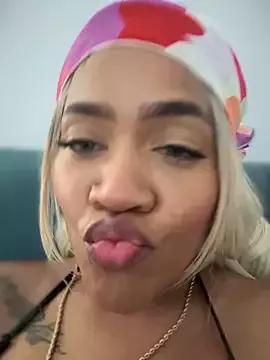 riri_brunnete from StripChat