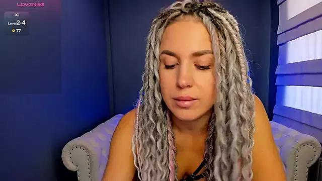 rock_n_roxy from StripChat is Freechat