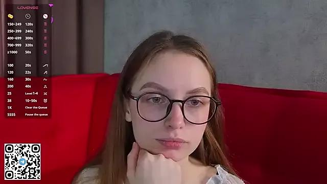 RoseeBarth from StripChat is Freechat
