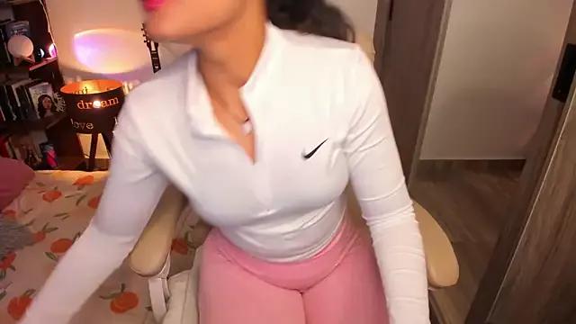 Roussmariehenao from StripChat is Freechat