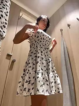Roxana-Sexy from StripChat is Freechat