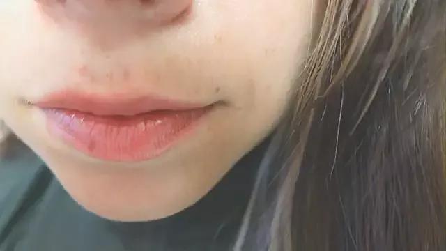 RoxannaGama from StripChat is Freechat