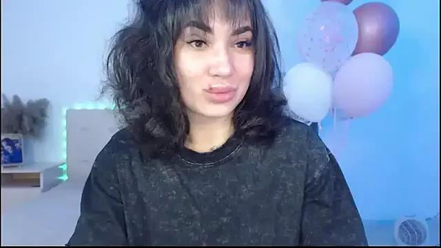RoxannePure from StripChat is Freechat