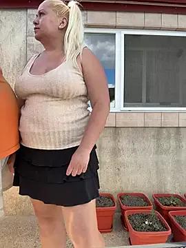 SabinaSweety from StripChat is Freechat