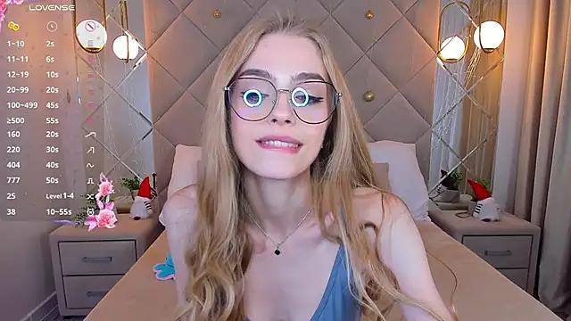 Try the hottest girls free webcams as they get au naturel and get naked fulfilling your nuttiest whims.