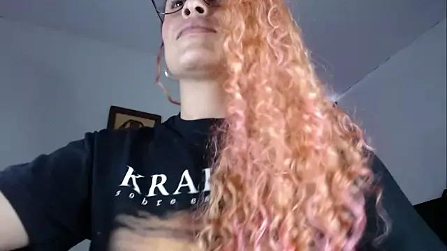 Sexy-Favgirl from StripChat is Freechat