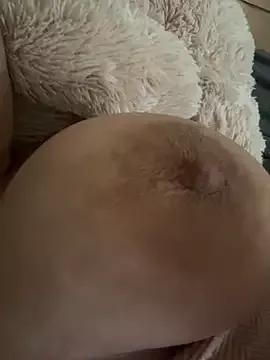 SexyBuncy from StripChat is Freechat