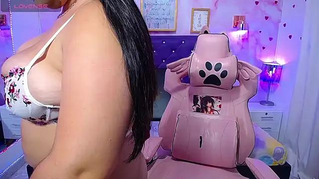 Try the hottest girls free webcams as they get au naturel and get naked fulfilling your nuttiest whims.