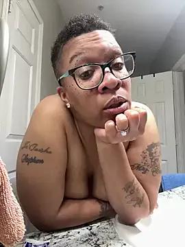 SexyHoneyRedd from StripChat is Freechat