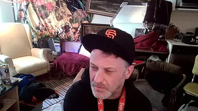 SilverandFox from StripChat is Freechat