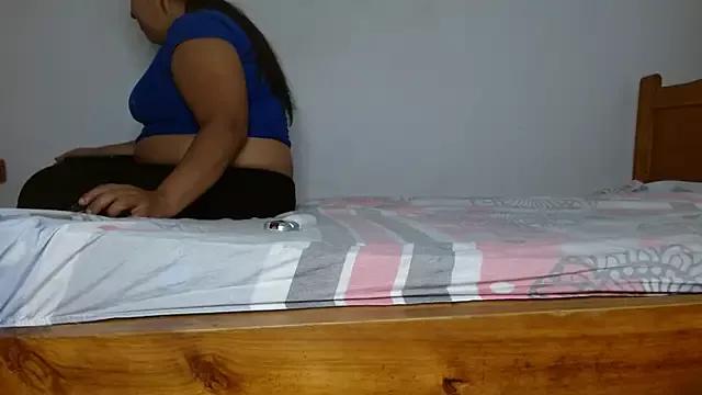 smallgiorgina9 from StripChat is Freechat