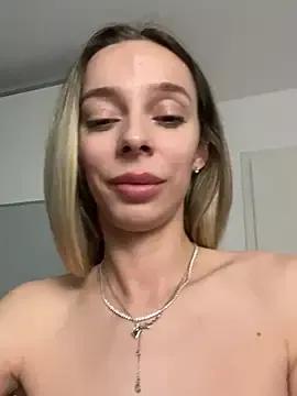 snow_flakee from StripChat is Freechat