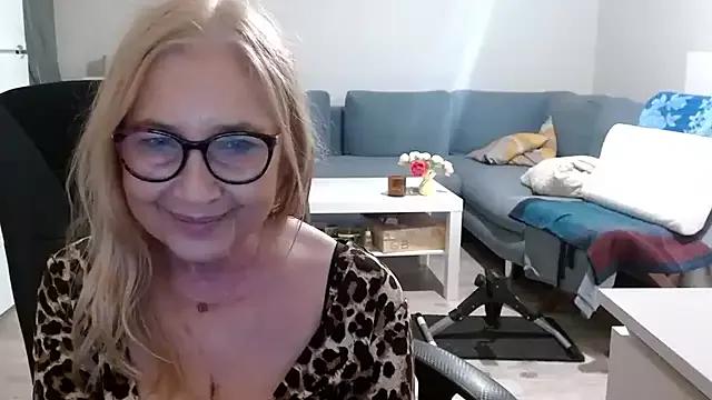 Try the hottest girls free webcams as they get au naturel and get naked fulfilling your nuttiest whims.