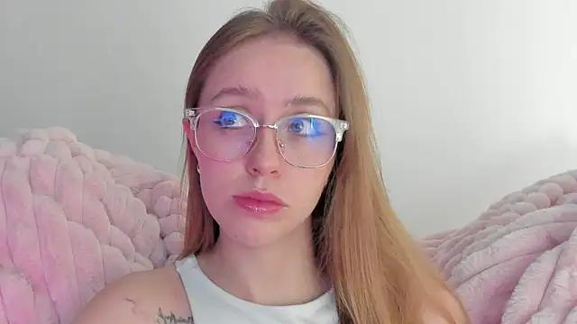 Try the hottest girls free webcams as they get au naturel and get naked fulfilling your nuttiest whims.