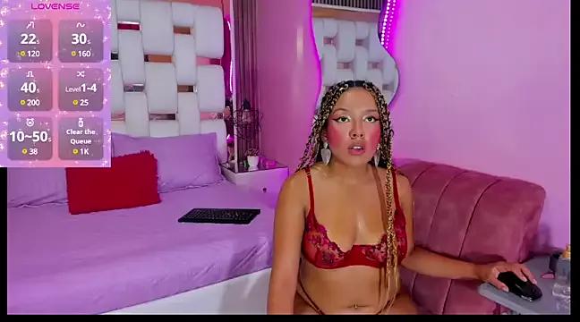 SolEvanss from StripChat is Freechat