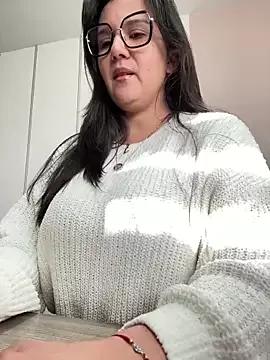 SWEETLILY18 from StripChat