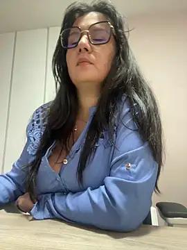 SWEETLILY18 from StripChat