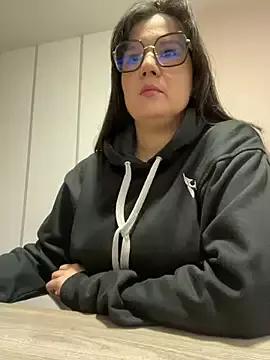 SWEETLILY18 from StripChat