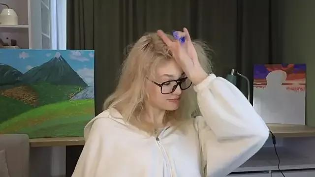 TaiteBach from StripChat