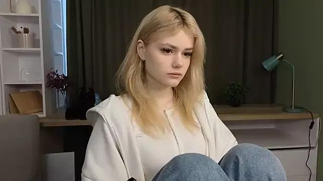 TaiteBach from StripChat