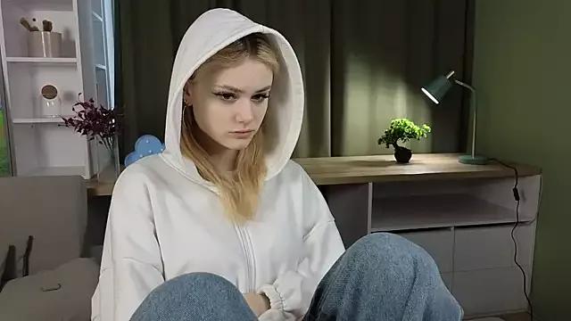 TaiteBach from StripChat
