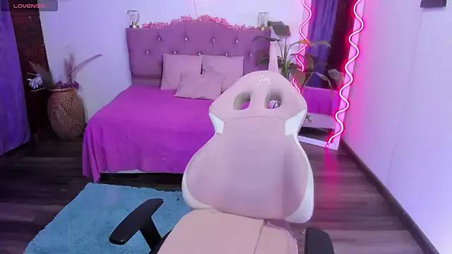 Talia-tay from StripChat is Freechat