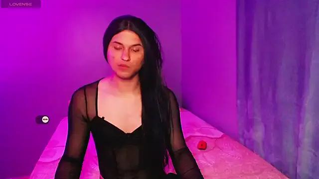 Taylor-Smith from StripChat is Freechat