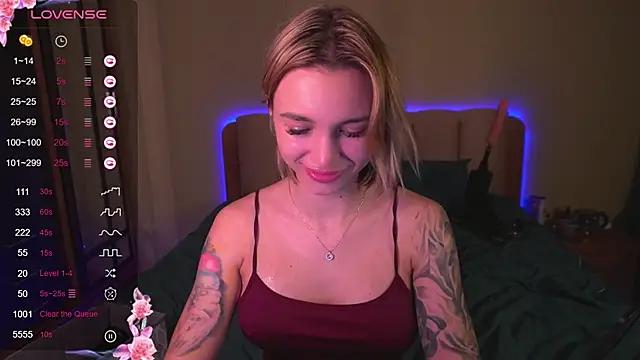 Try the hottest girls free webcams as they get au naturel and get naked fulfilling your nuttiest whims.