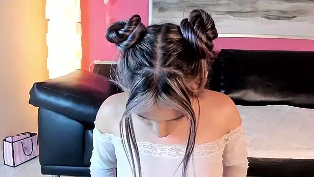 Tiffanysurez_ from StripChat