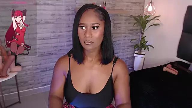 TinnaCobb from StripChat