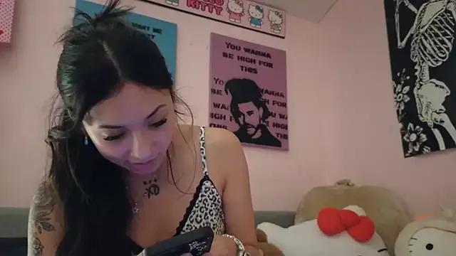 Try the hottest girls free webcams as they get au naturel and get naked fulfilling your nuttiest whims.