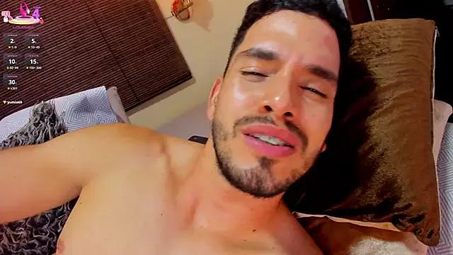Photos of Tommy_John from StripChat is Freechat