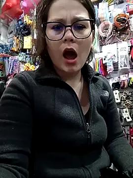 Photos of Vale_Saenzz from StripChat is Freechat
