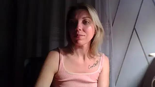 VelvetLove287 from StripChat is Freechat