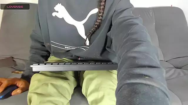vicky_hotteei from StripChat is Freechat