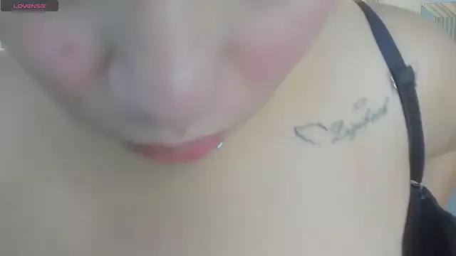 Vittoria1 from StripChat is Freechat