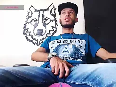 WOLFMONSTERDICK from StripChat is Freechat