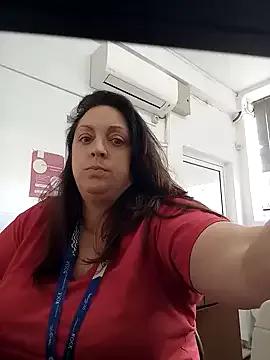 XNaughtysouthlondonMILFXX from StripChat is Freechat