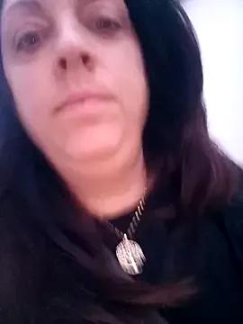 XNaughtysouthlondonMILFXX from StripChat is Freechat