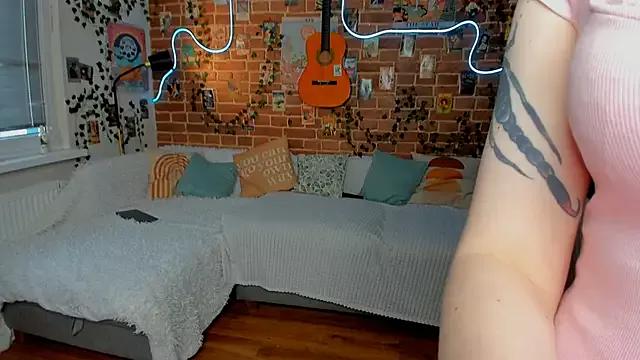 yamy_yamy_yamy from StripChat
