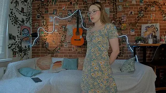 yamy_yamy_yamy from StripChat