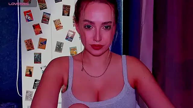 YaraKroft_ from StripChat