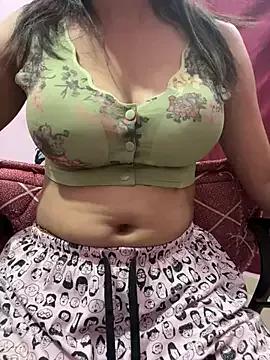 Photos of Your_lallela from StripChat is Freechat
