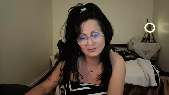 Try the hottest girls free webcams as they get au naturel and get naked fulfilling your nuttiest whims.
